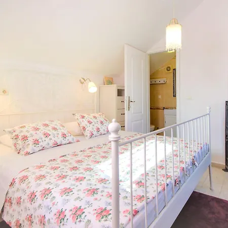 Holiday home Lara By Interhome *